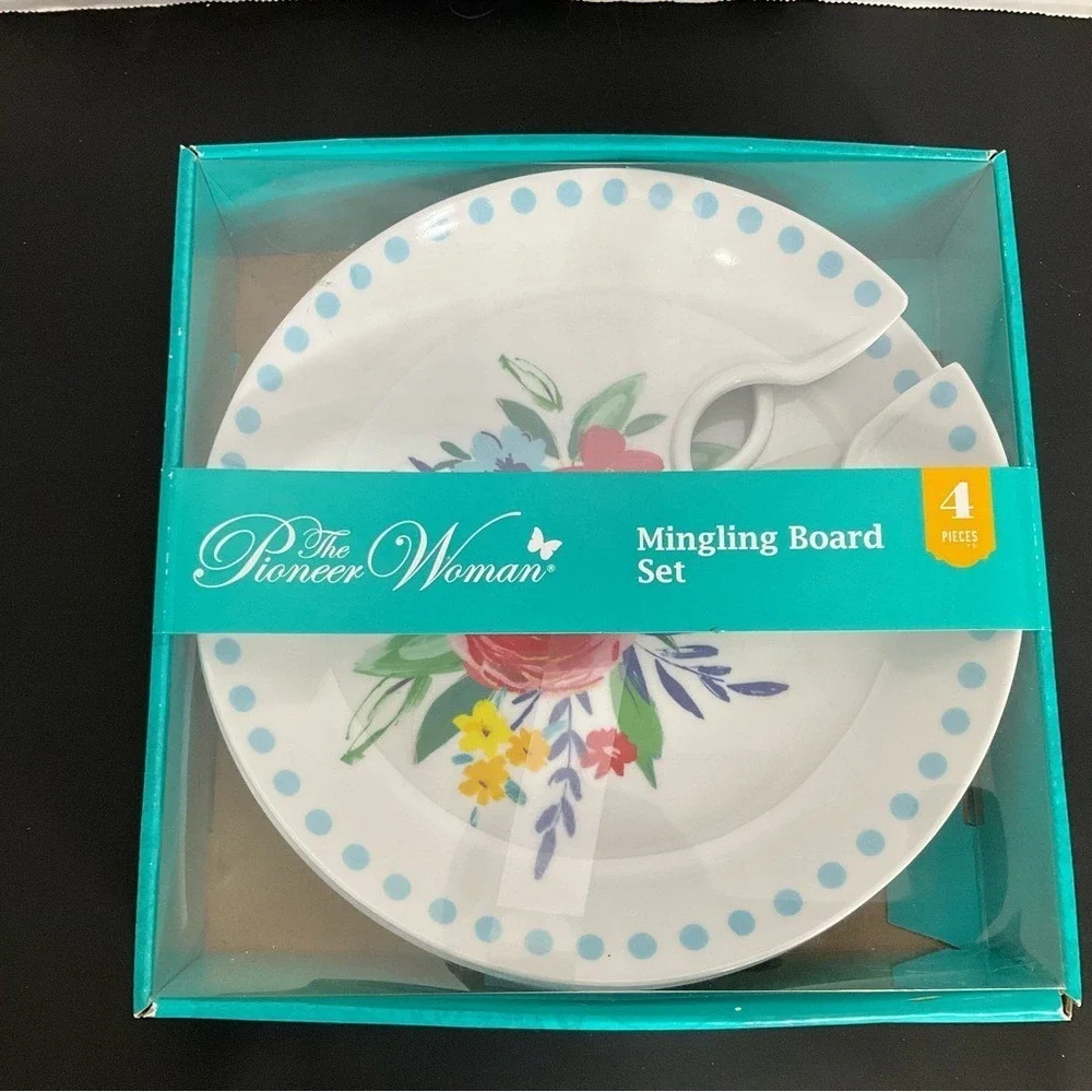 The Pioneer Woman White and Red Floral Serveware‎ Plate